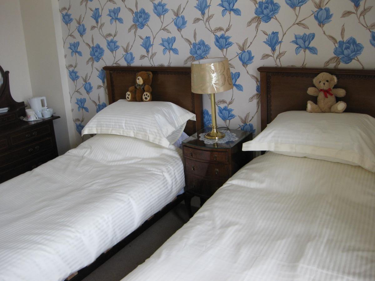 Twin Room with Bathroom